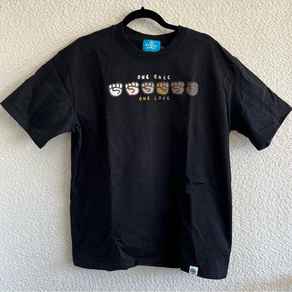 Vic Garcia World Men's One Race One Love Black T-Shirt‎ Size Large
